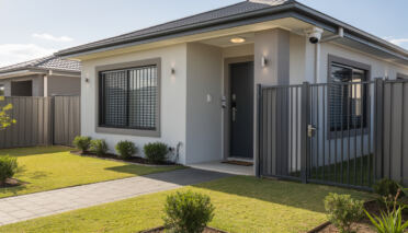 découvrez les règles incontournables pour sécuriser efficacement votre maison et protéger votre famille contre les intrusions et les dangers.